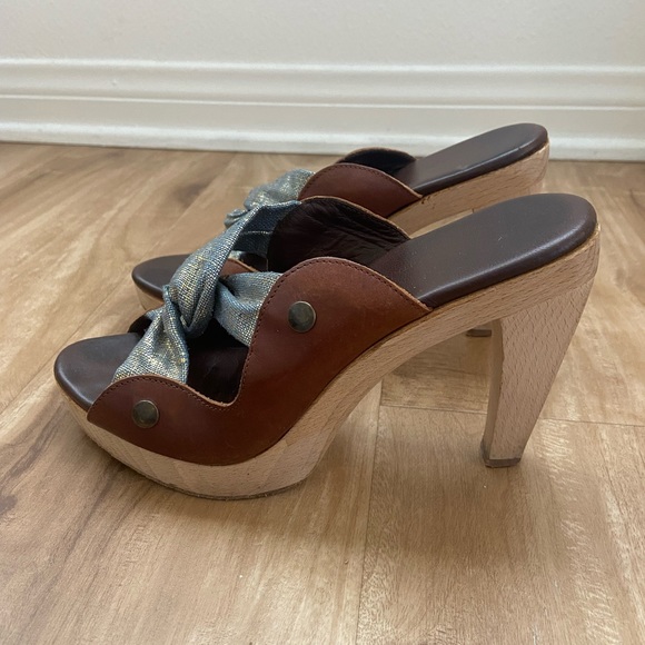 Cynthia Vincent brown leather metallic canvas slide wooden mules sandal heels 8 - Picture 10 of 10